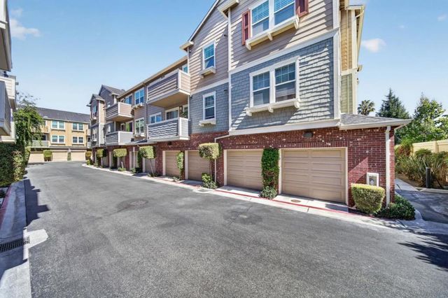 1033 Scotia Terrace 202, Sunnyvale, CA 94089
