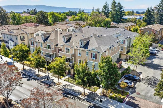 1033 Scotia Terrace 202, Sunnyvale, CA 94089