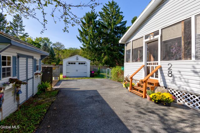 28 Henry Street, Glens Falls, NY 12801