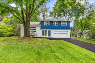 31 Old Farms Road, Poughkeepsie, NY 12603