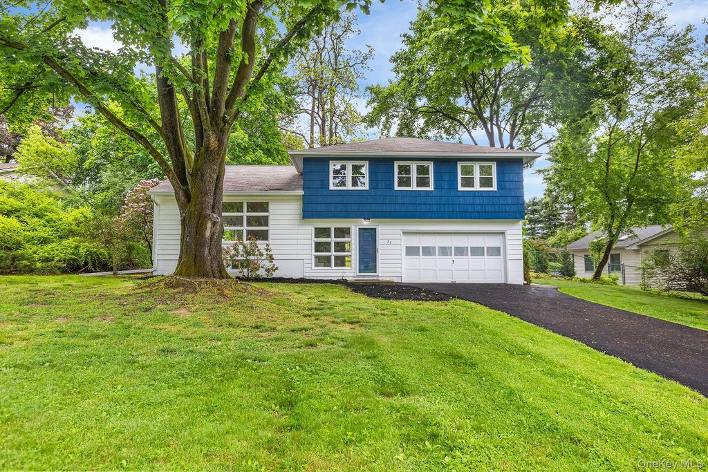31 Old Farms Road, Poughkeepsie, NY 12603