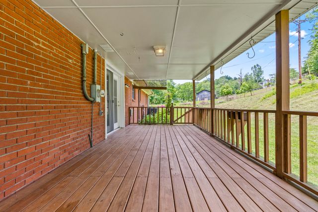 8594 Hwy 705, West Liberty, KY 41472