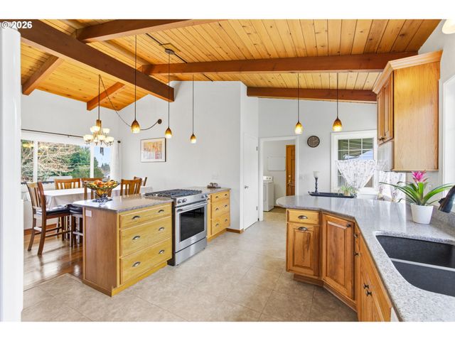 4064 S BARRETT St, Salem, OR 97302