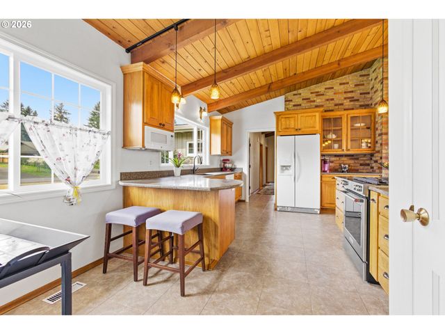 4064 S BARRETT St, Salem, OR 97302