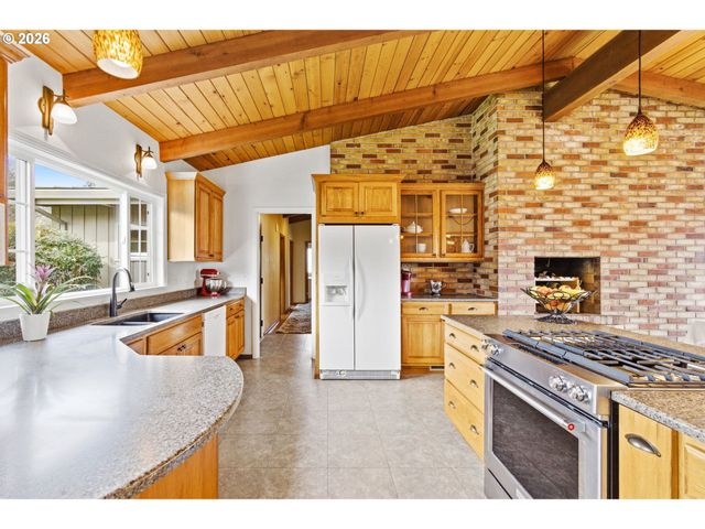 4064 S BARRETT St, Salem, OR 97302