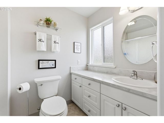 4064 S BARRETT St, Salem, OR 97302