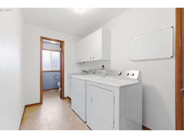 4064 S BARRETT St, Salem, OR 97302