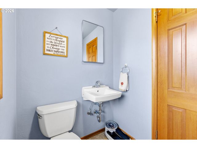 4064 S BARRETT St, Salem, OR 97302