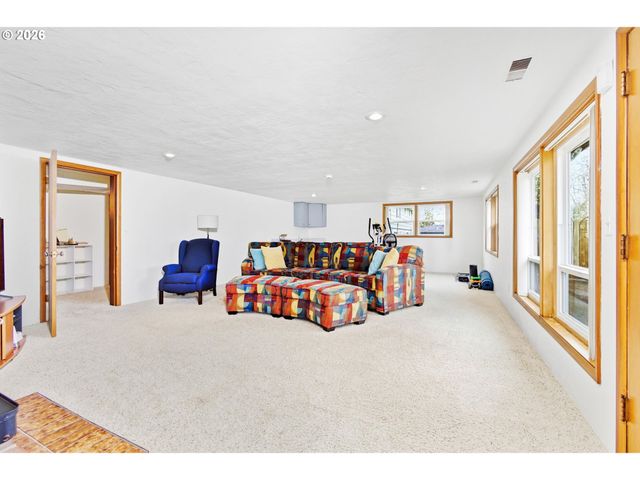 4064 S BARRETT St, Salem, OR 97302