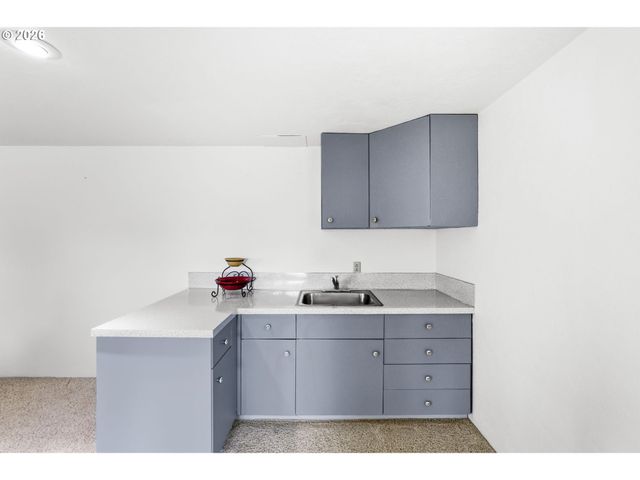 4064 S BARRETT St, Salem, OR 97302