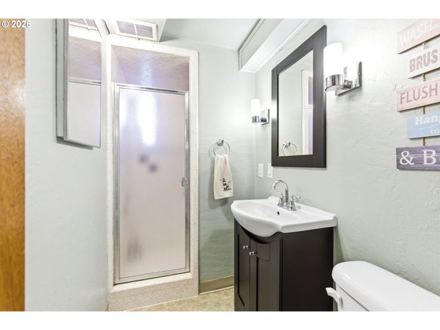 4064 S BARRETT St, Salem, OR 97302