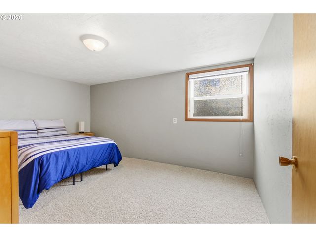 4064 S BARRETT St, Salem, OR 97302