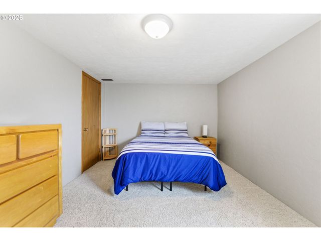 4064 S BARRETT St, Salem, OR 97302