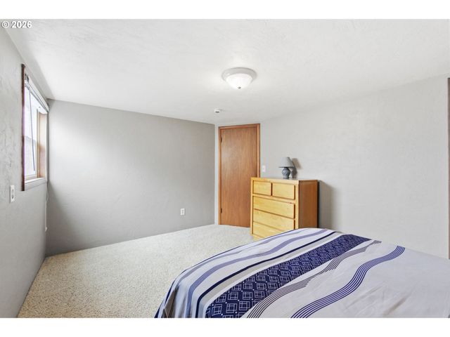 4064 S BARRETT St, Salem, OR 97302