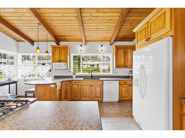 4064 S BARRETT St, Salem, OR 97302