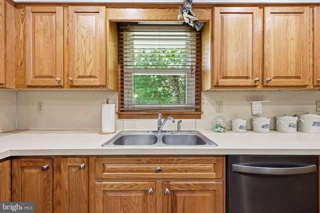 2277 GREENSBURG RD, Martinsburg, WV 25404