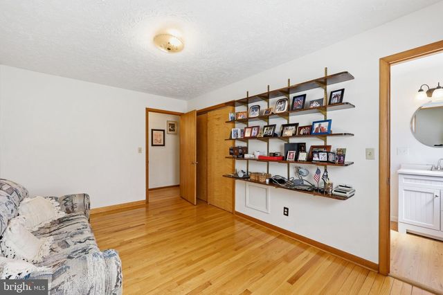 2277 GREENSBURG RD, Martinsburg, WV 25404