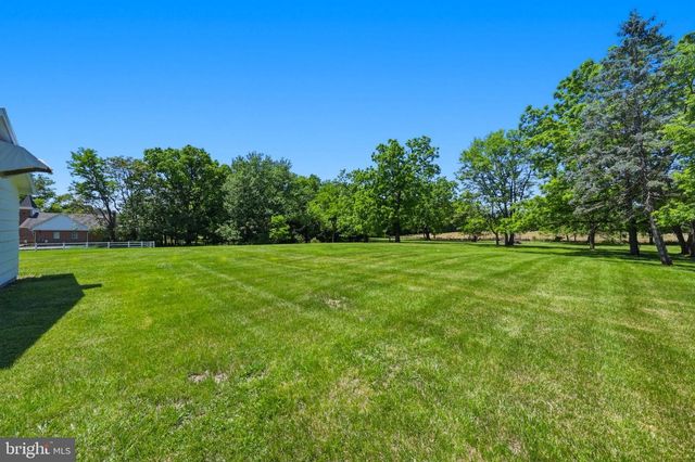 2277 GREENSBURG RD, Martinsburg, WV 25404