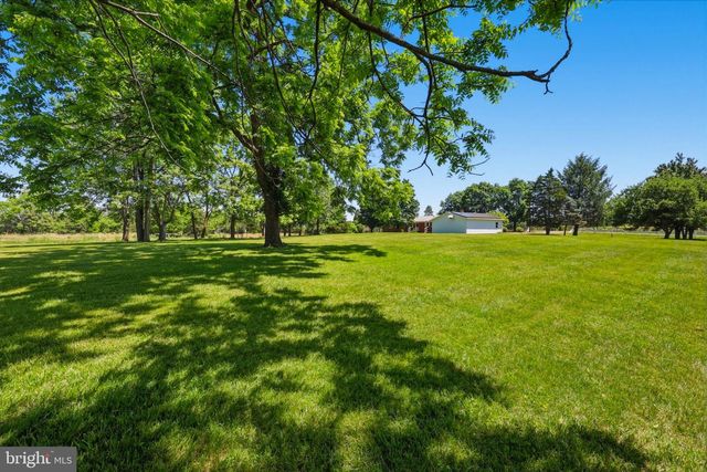 2277 GREENSBURG RD, Martinsburg, WV 25404