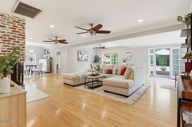 1115 W Briarcroft Road, Claremont, CA 91711
