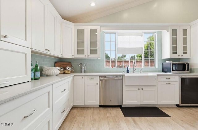 1115 W Briarcroft Road, Claremont, CA 91711