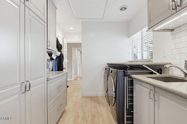 1115 W Briarcroft Road, Claremont, CA 91711