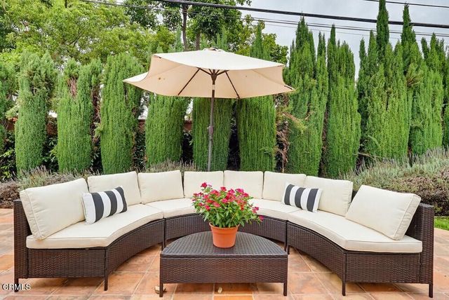 1115 W Briarcroft Road, Claremont, CA 91711