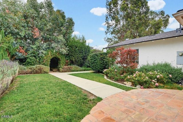 1115 W Briarcroft Road, Claremont, CA 91711