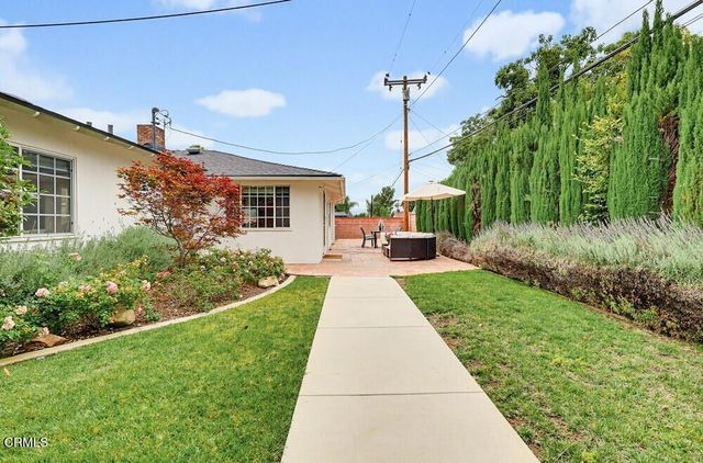 1115 W Briarcroft Road, Claremont, CA 91711