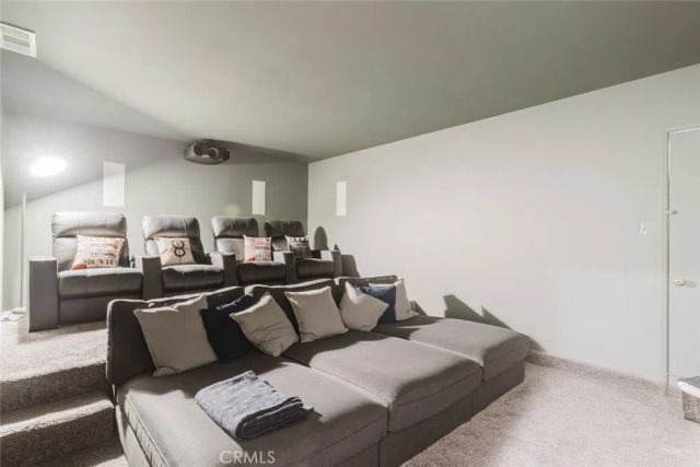 13853 Tucker Avenue, Sylmar, CA 91342