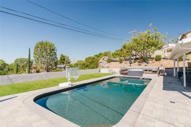 13853 Tucker Avenue, Sylmar, CA 91342