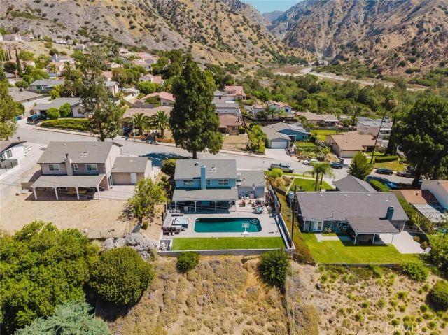 13853 Tucker Avenue, Sylmar, CA 91342