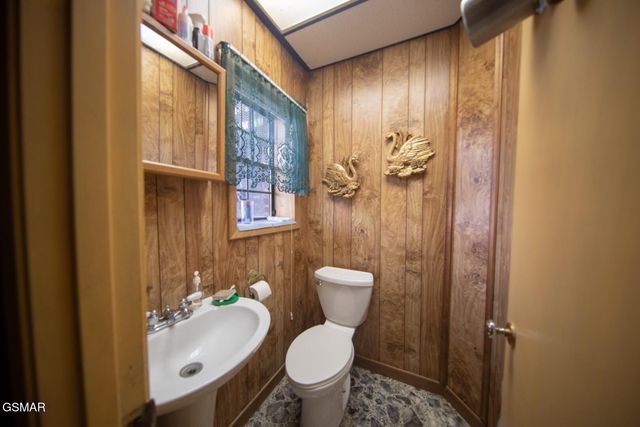 450 Cottage Way, Parrottsville, TN 37843