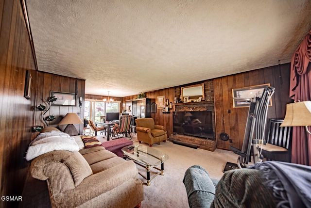 450 Cottage Way, Parrottsville, TN 37843