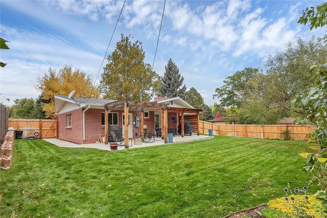 6710 S Foresthill Street, Littleton, CO 80120