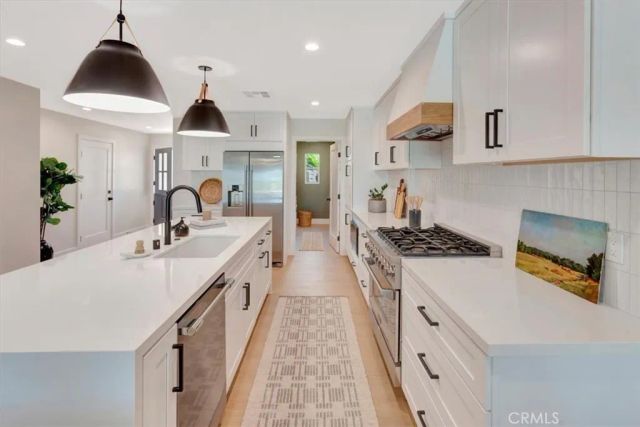 2005 Barranca, Newport Beach, CA 92660