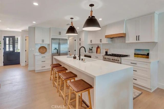 2005 Barranca, Newport Beach, CA 92660