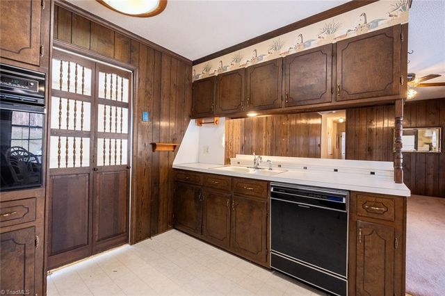 1055 Whispering Pines Drive, Kernersville, NC 27284