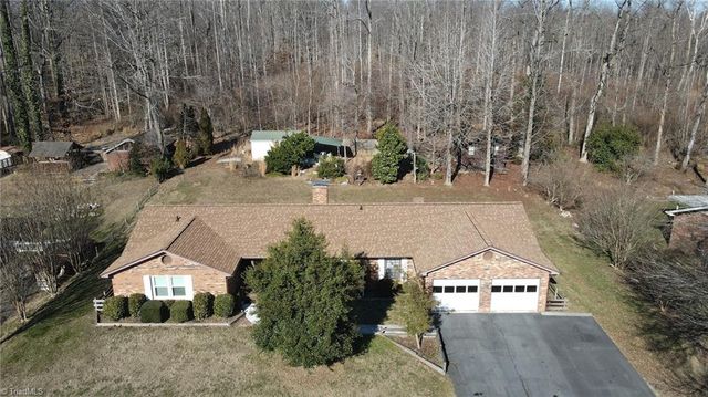 1055 Whispering Pines Drive, Kernersville, NC 27284