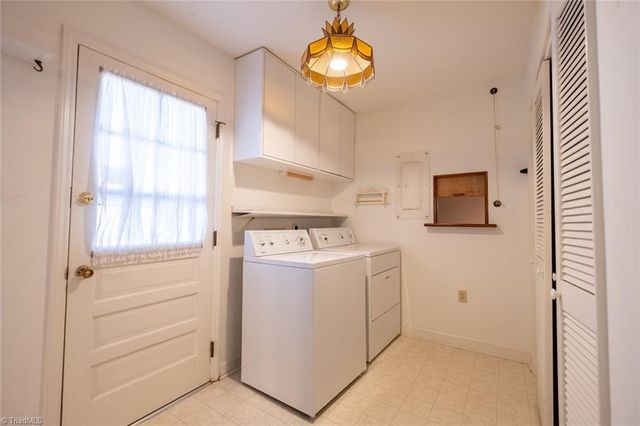 1055 Whispering Pines Drive, Kernersville, NC 27284