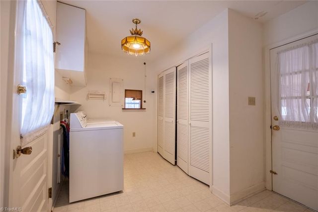 1055 Whispering Pines Drive, Kernersville, NC 27284