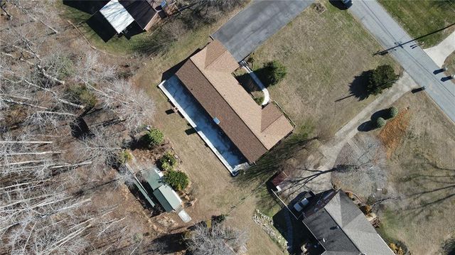 1055 Whispering Pines Drive, Kernersville, NC 27284