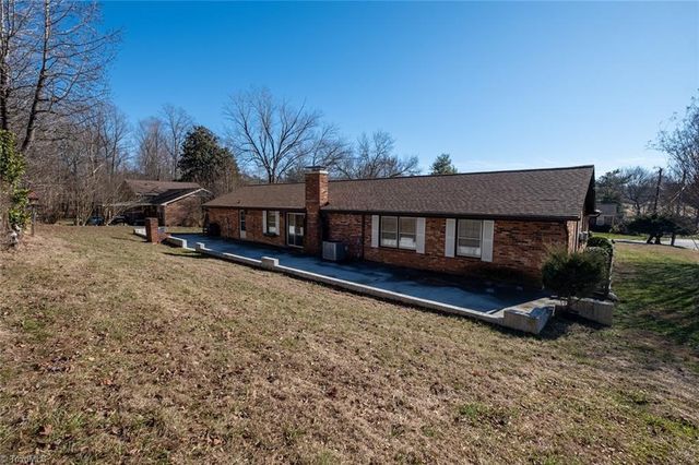 1055 Whispering Pines Drive, Kernersville, NC 27284