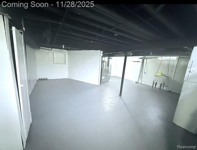 10310 W Outer Drive, Detroit, MI 48223