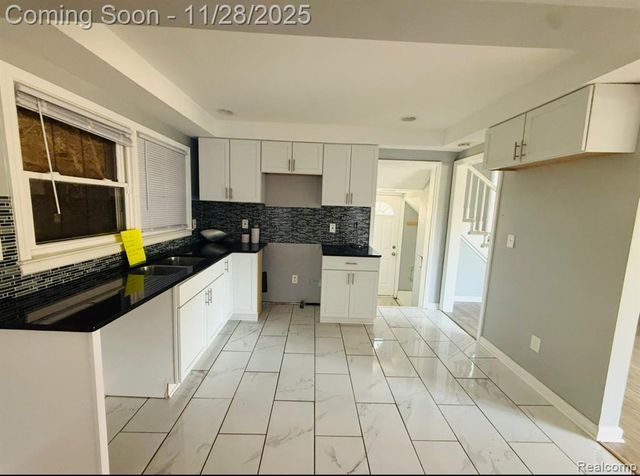 10310 W Outer Drive, Detroit, MI 48223