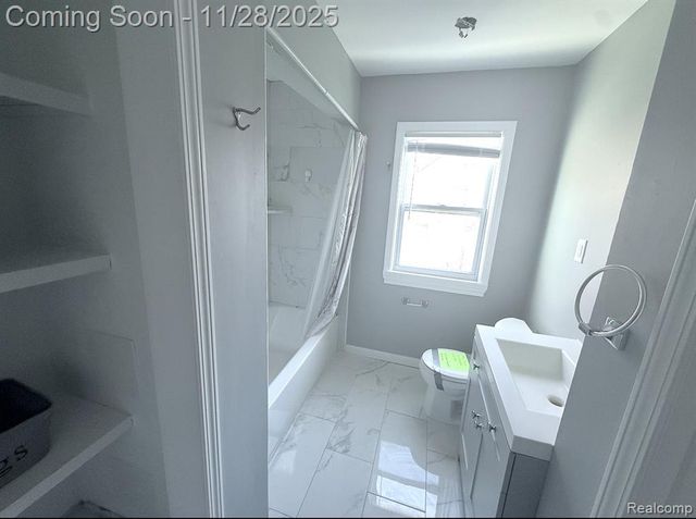 10310 W Outer Drive, Detroit, MI 48223