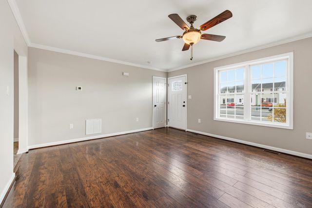 102 KADIES LN, Edinburg, VA 22824