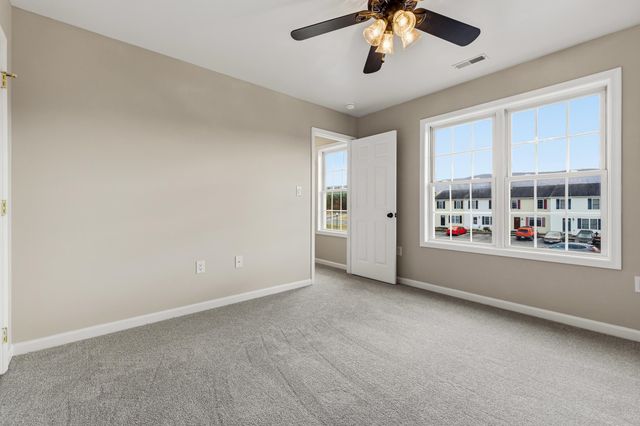 102 KADIES LN, Edinburg, VA 22824