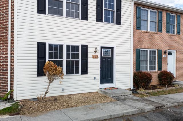 102 KADIES LN, Edinburg, VA 22824