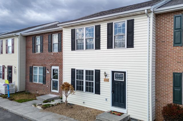 102 KADIES LN, Edinburg, VA 22824